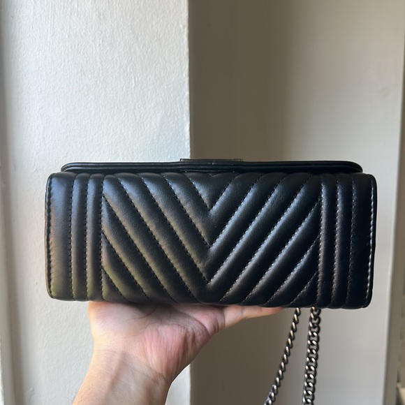 Boutique finds ✨ gorgeous black quilted purse - Picture 9 of 9